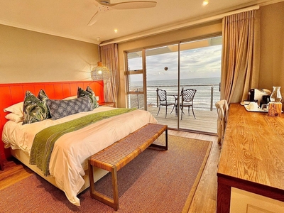 Deluxe Corner Suite with Sea View