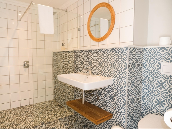 Deluxe Corner Suite with Sea View