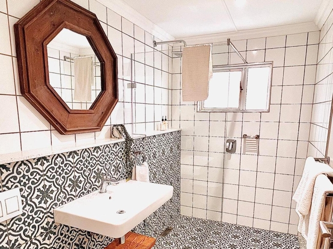 Deluxe Corner Suite with Sea View