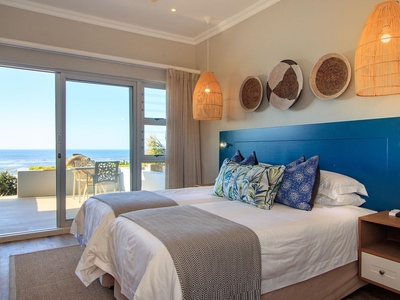 Standard Twin Room with Sea View