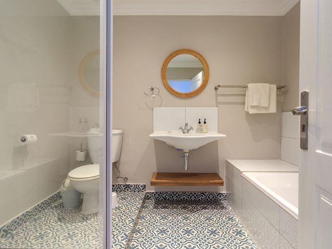 Standard Twin Room with Sea View