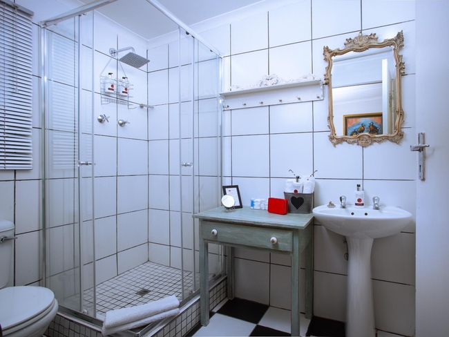 Angelica Garden Suite