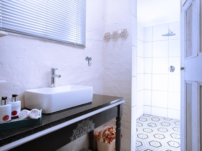 Greenhouse Garden Suite