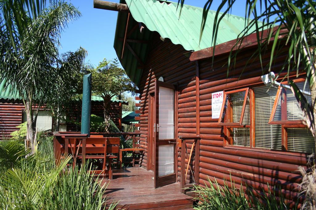 Mountain Breeze Log Cabins 