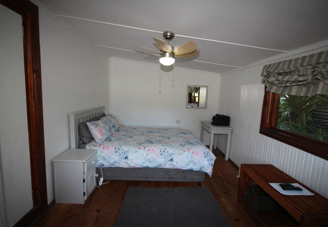 Unit 2 - 4 Sleeper Log Cabin