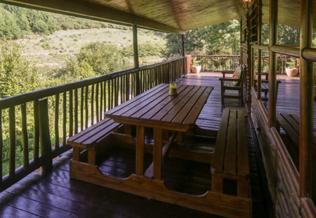 Kingfisher Log Cabin