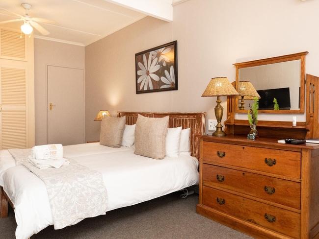 2-Bushman Twin Room