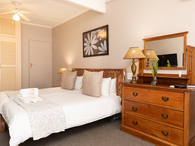 2-Bushman Twin Room