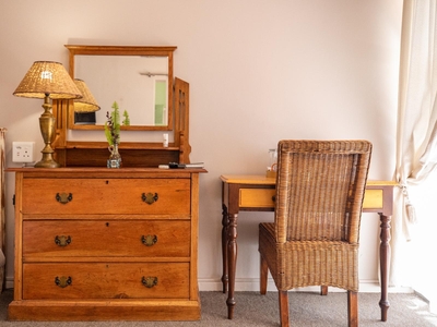 2-Bushman Twin Room