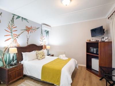 4-Daisy Double Room