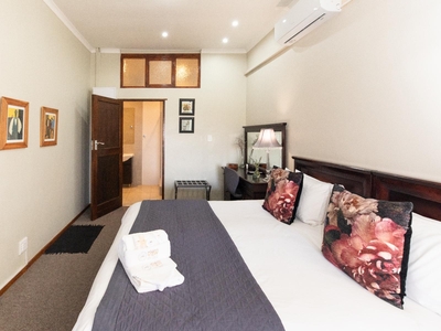 11-Diamond King Room