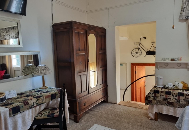 11 Penny Farthing Room