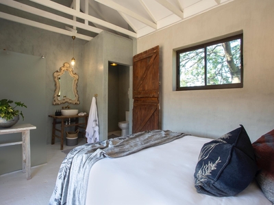 Stable Room - Rosalinda