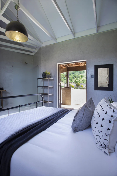 Stable Room - Romansa