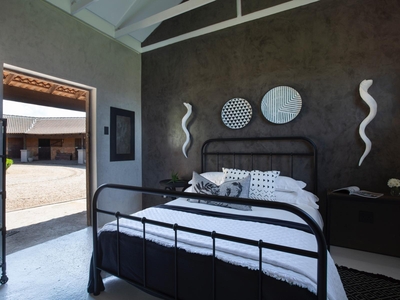 Stable Room - Romansa