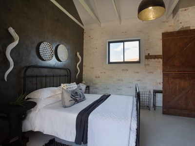 Stable Room - Romansa