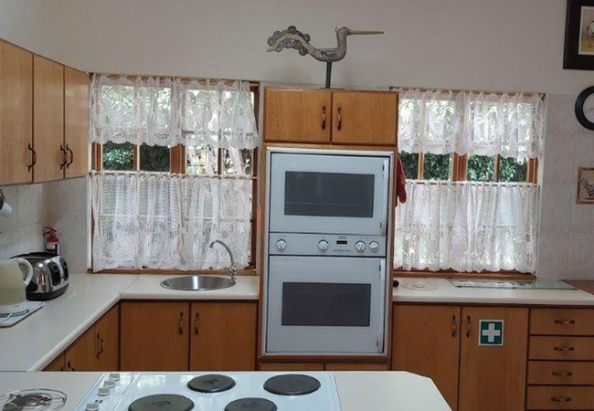 Kitchen hob and double oven