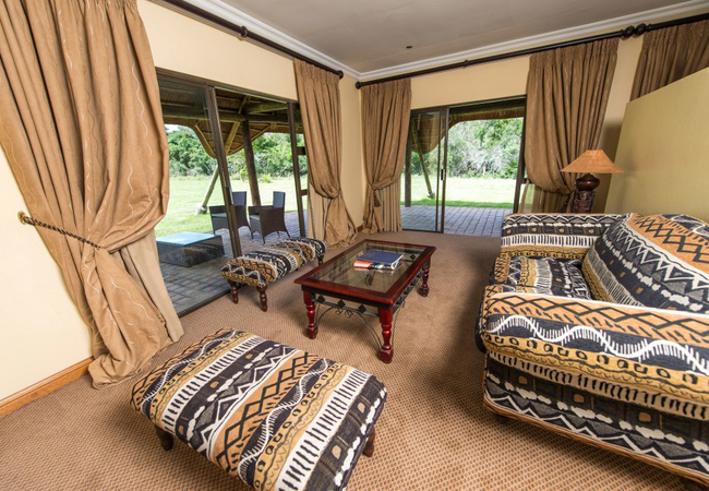 Mpongo River Lodge - River Lodge Suite