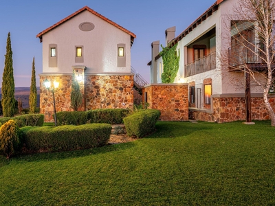 Mount High Luxury Manor House