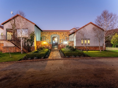 Mount High Luxury Manor House