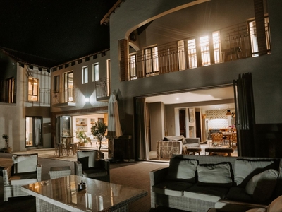 Mount High Luxury Manor House