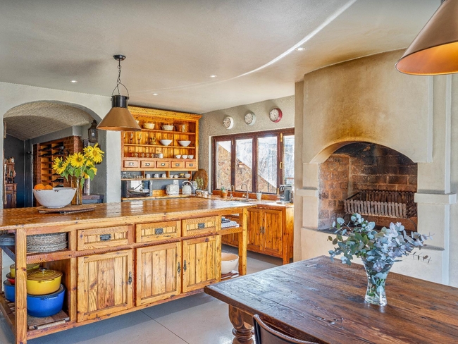 Mount High Luxury Manor House