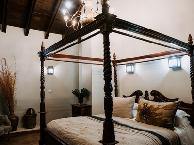 Mount High Luxury Manor House
