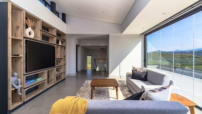 Myoli�Majestic�Villa