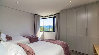 Myoli�Majestic�Villa