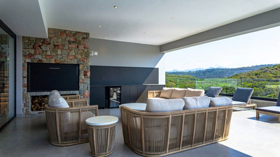 Myoli�Majestic�Villa