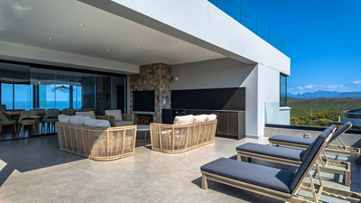 Myoli�Majestic�Villa