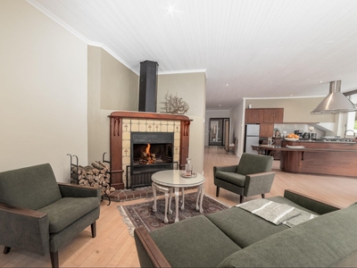 Room 6 - Family Apartment