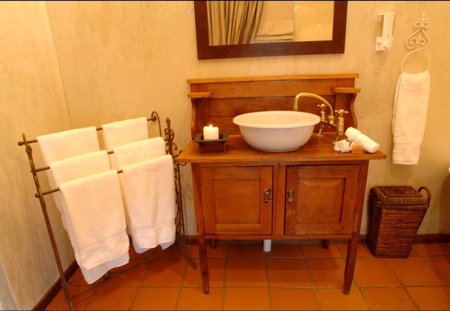 Manor house bathroom