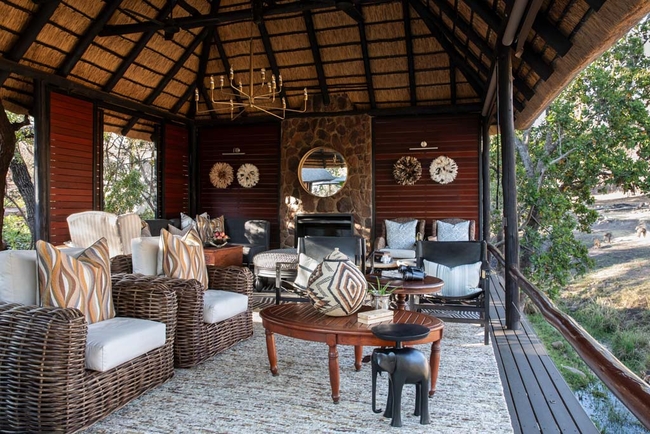 Ndlovu Safari Lodge