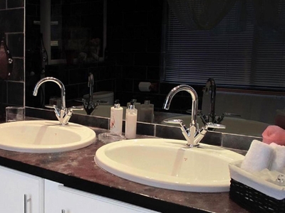 Luxury Large BnB or Self Catering Room
