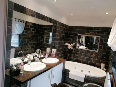 Luxury Large BnB or Self Catering Room