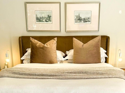 The Boudoir (Queen)