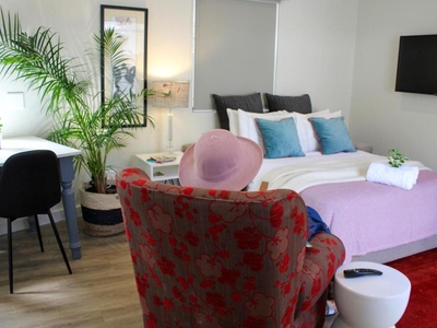 The Cottage (Queen) PET-FRIENDLY