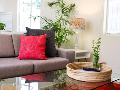 The Cottage (Queen) PET-FRIENDLY