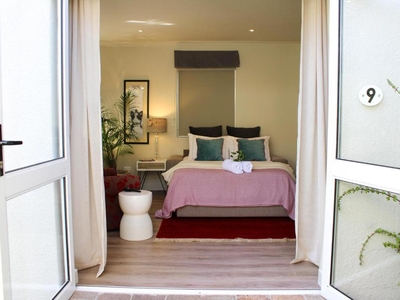 The Cottage (Queen) PET-FRIENDLY