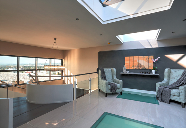 Ocean View Penthouse Apartment