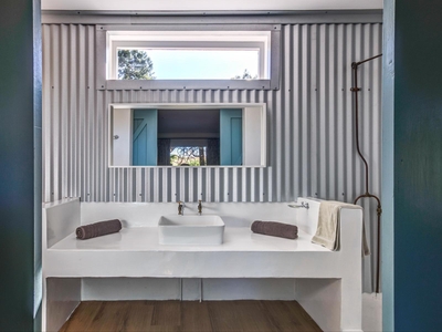 Stone Cottage Tinktinkie