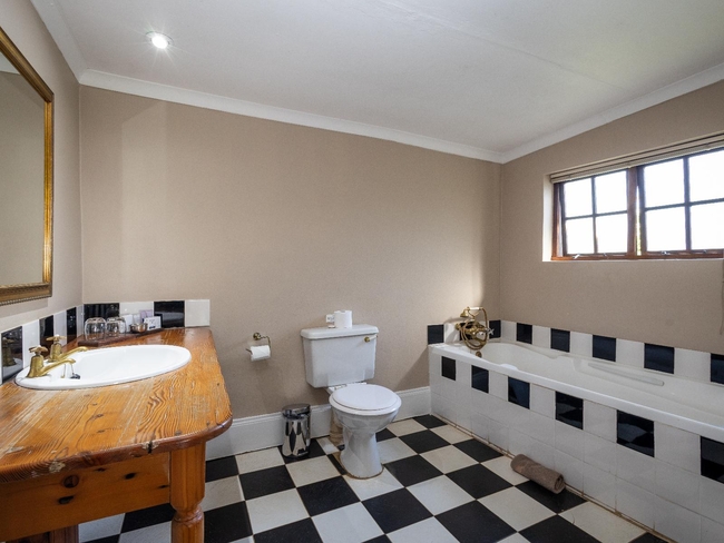 Inter-leading Family Room