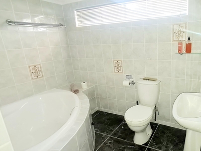 Deluxe Family Self Catering Unit B1