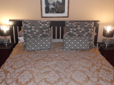 River Mountain view room E2