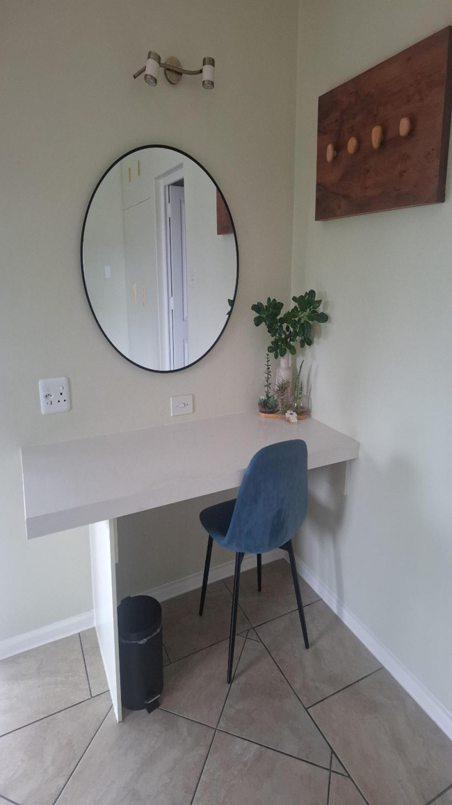 Crowned Circle King / Twin Room