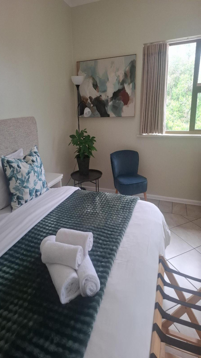 Crowned Circle King / Twin Room