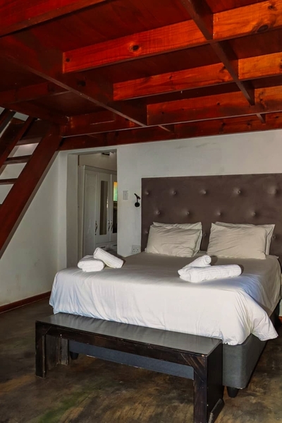 Family Room (5 sleeper)