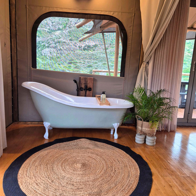 Exclusive Use Glamping Tent with Hot Tub