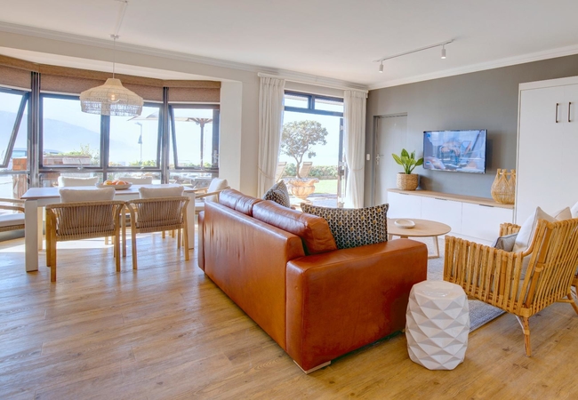 VOELKLIP Two-Bedroom Apartment - Ground Level